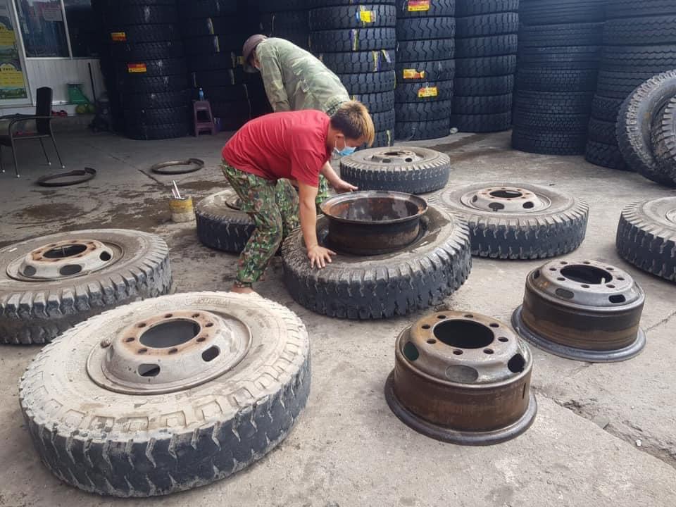 Va Vỏ Lưu Động - Cứu Tinh Cho Những Lần Hư Lốp Bất Ngờ Trên Đường Cao Tốc